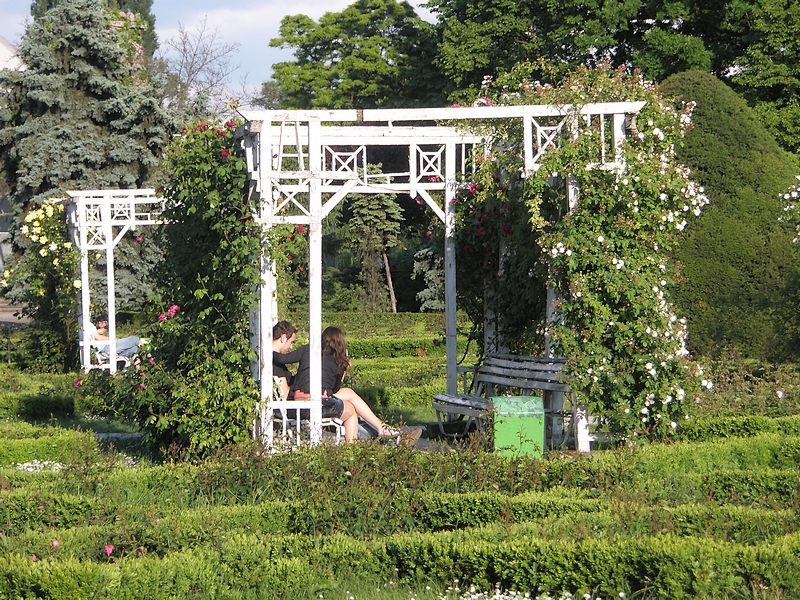 The Place to Be-Parcul Rozelor The Place to Be-Parcul Rozelor
